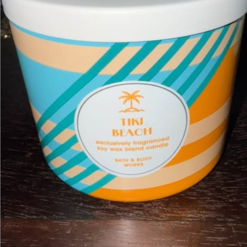 Bath & Body Works Tiki Beach Candle - White, Orange, and Blue